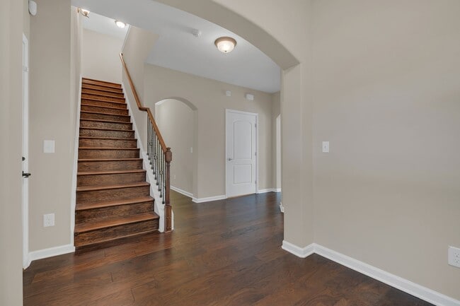 Building Photo - 6224 Suzy Dr