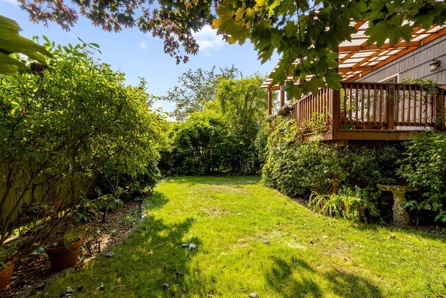 Building Photo - Timeless Wallingford Tudor | 4 Bedrooms & Flexible Dual Living