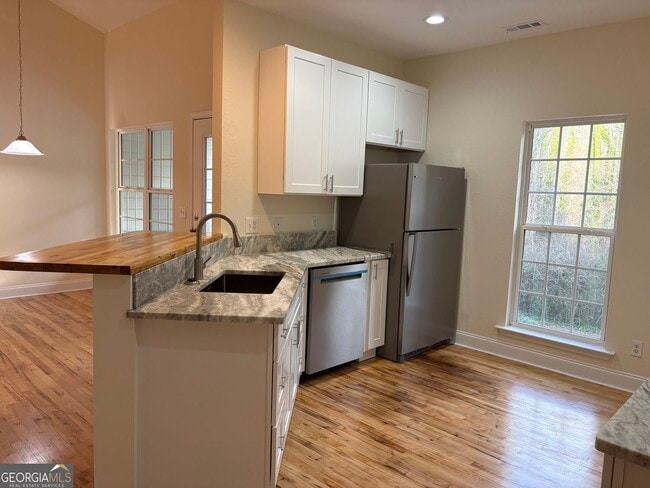 Building Photo - 74 Lockerbie Ct