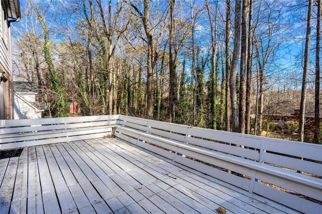 Building Photo - 1049 Seven Springs Cir NE