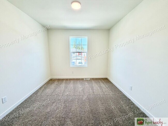 Building Photo - 17106 126th St Ct E