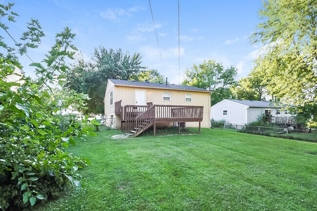 Building Photo - Spacious 4-Bedroom Home in Independence, MO
