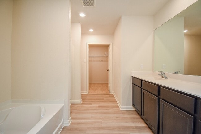 Building Photo - 405 Texas Olive Dr