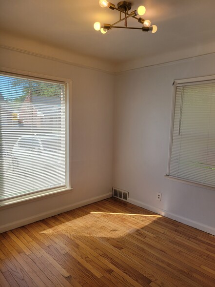 Building Photo - 10794 Marne St
