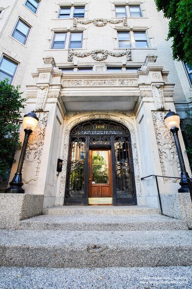 Building Photo - 1109 Boylston St