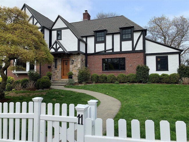 Primary Photo - 11 Mardon Rd