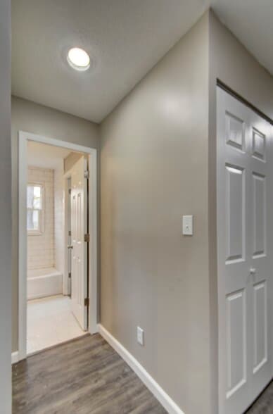 Building Photo - 1017 Hiatt St