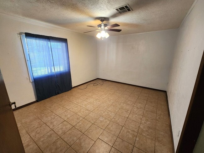 Building Photo - 235 Cottonwood St
