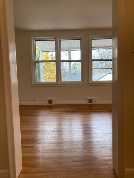 Building Photo - 3097 Lincolnview St