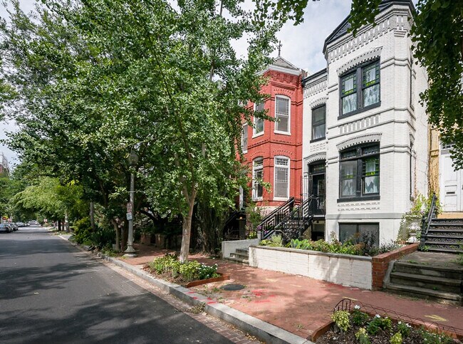 Building Photo - 1518 R St NW