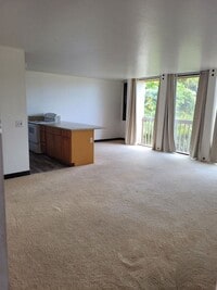 Building Photo - 2bdrm 1bth 1pkg located in Beautiful Makaha Valley Plantation