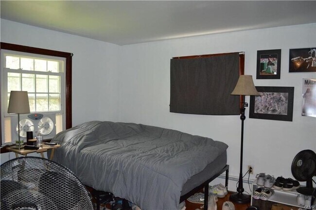 Building Photo - 3417 Blue Ridge Dr