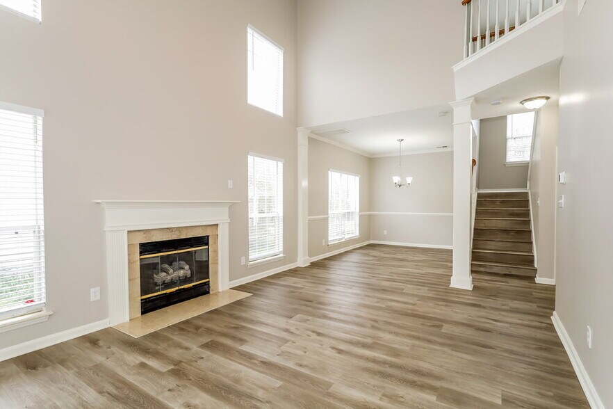 Building Photo - 12113 Cartgate Ln