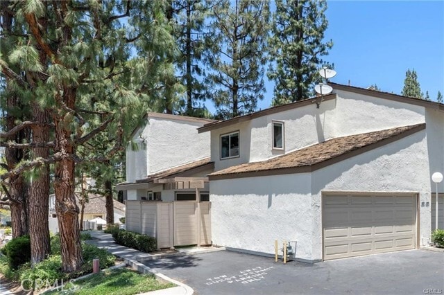 Building Photo - 801 Vista Ct