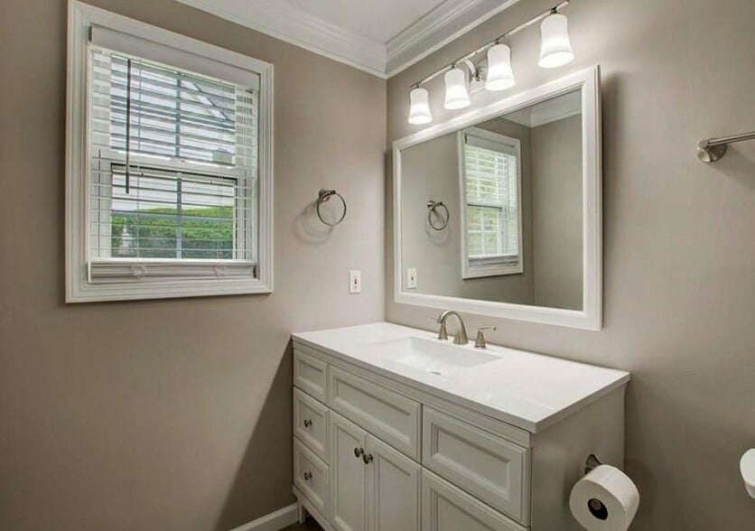 Building Photo - 3321 Serenade Ct