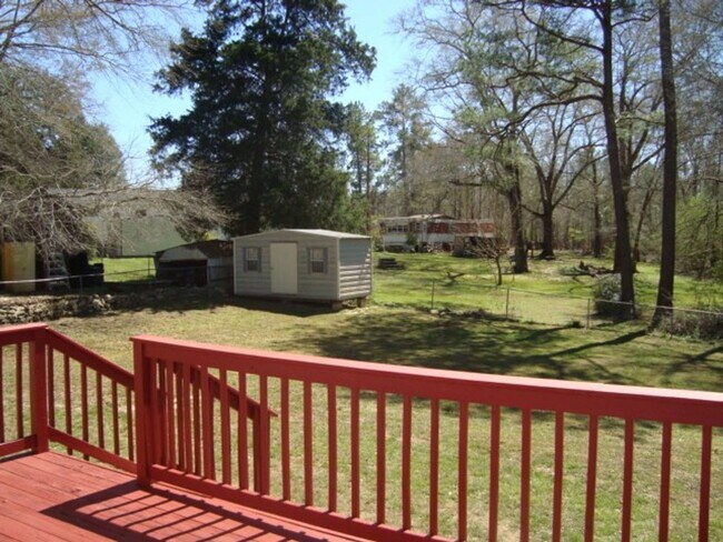 Building Photo - Charming Three Bedroom home available in Phenix City Al!