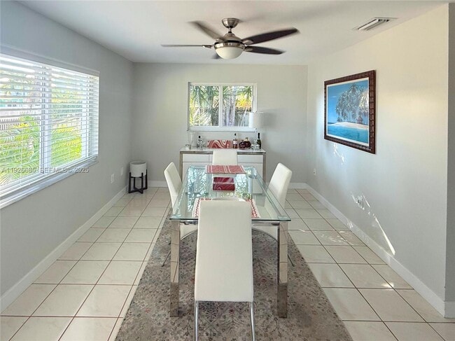 Building Photo - 8 North End Rd