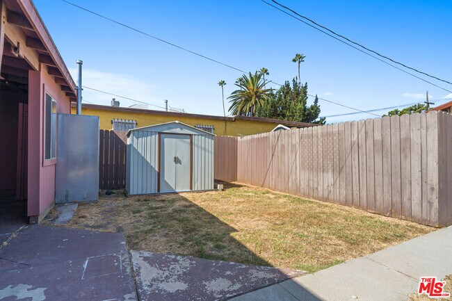 Building Photo - 932 1/2 California Ave