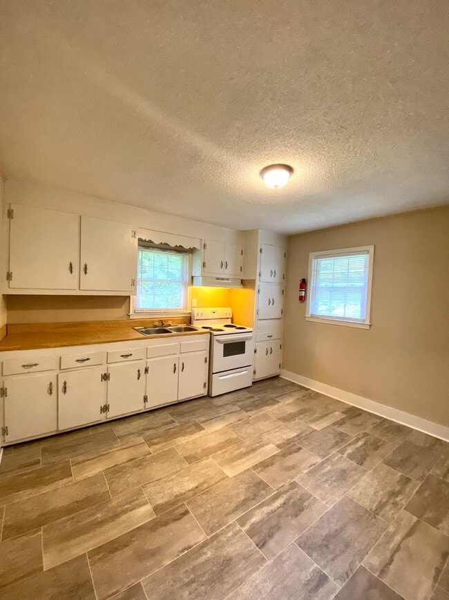 Building Photo - 106 Cantrell Dr