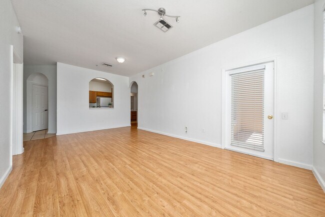 Building Photo - Welcome to this beautifully laid-out 2-bed...
