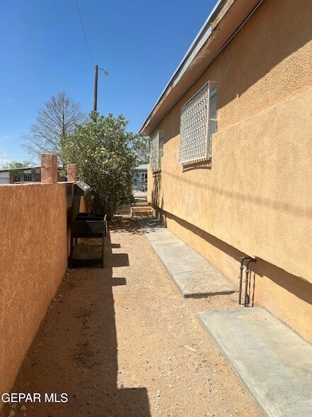 Building Photo - 1710 Banker Rd