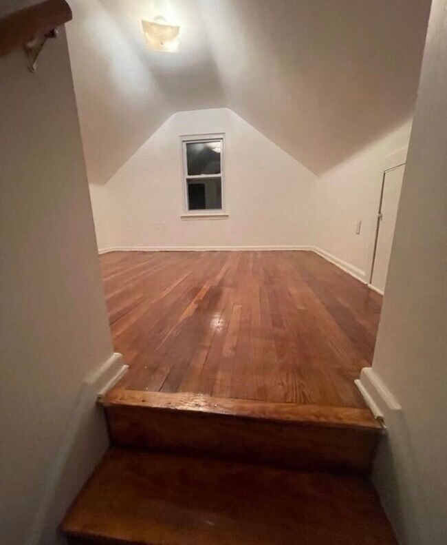 Building Photo - 100 Talisman Ct