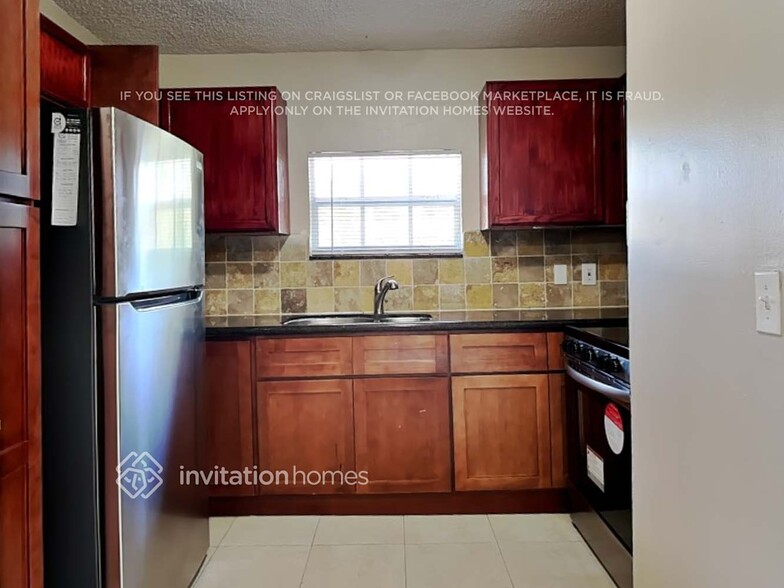 Building Photo - 2431 SW 87th Terrace