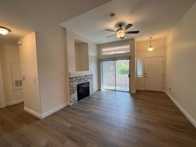 Building Photo - Beautifully remodeled 3 bedroom 2 bathroom downstairs condo right next to the pool!!