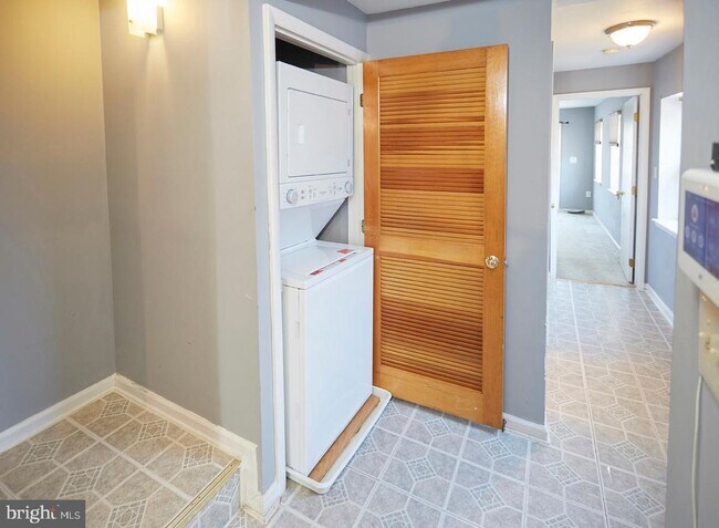 Building Photo - 762 Carroll St