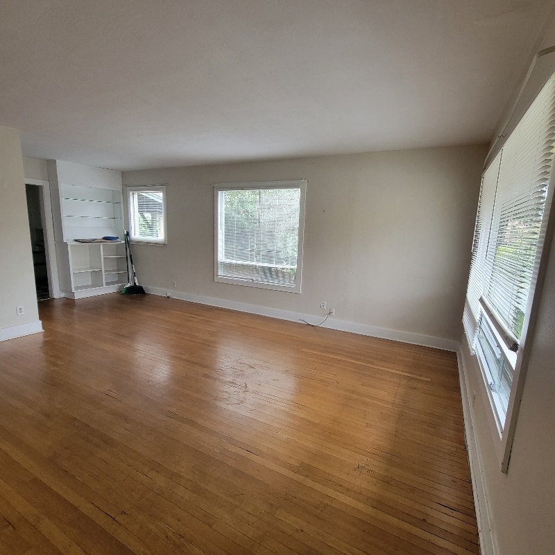 Building Photo - 638 W Madrone St