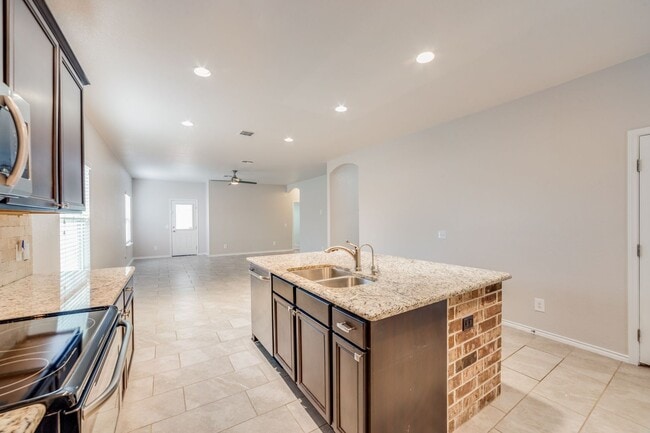 Building Photo - UPDATED SINGLE-STORY HOME IN WOLF CREEK SUBDIVISION