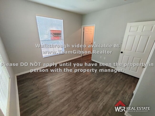 Building Photo - 1 Bedroom Condo with Garage and Carport