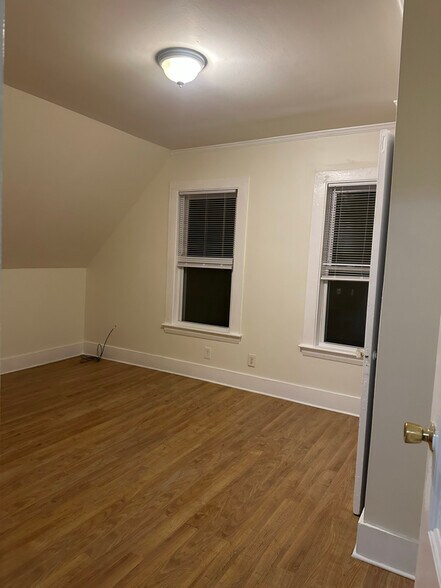 Building Photo - 59 Greenwood St