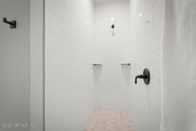 Building Photo - 1946 Redell St