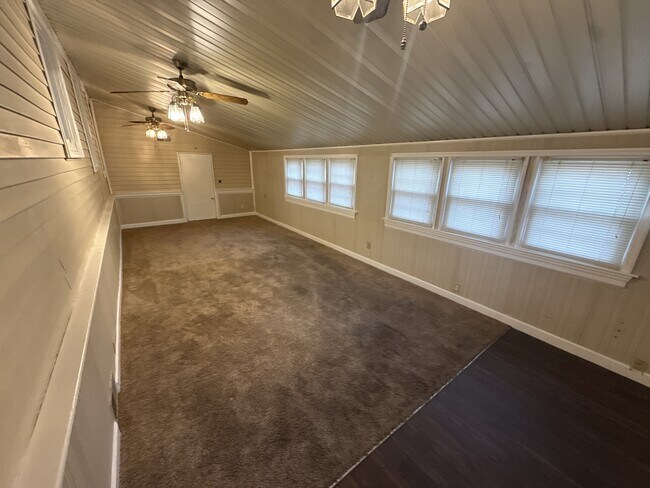 Building Photo - 223 Wiegel Dr