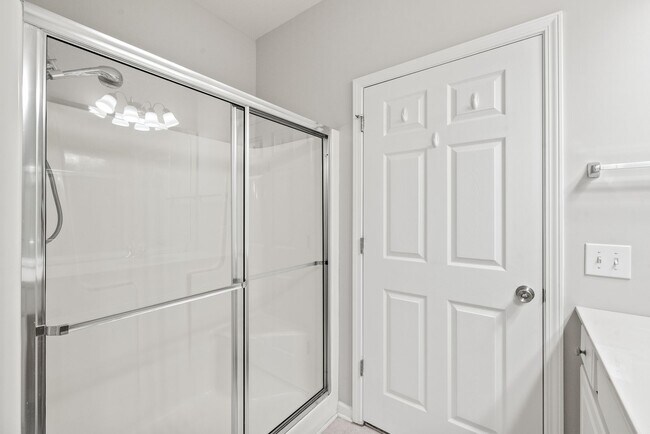 Building Photo - Prime Ballantyne Living: 2-Bedroom, 2-Bath Condo