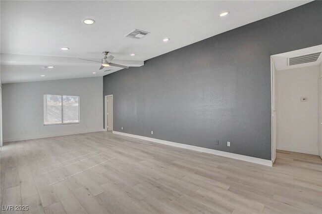 Building Photo - 4683 Calderwood St