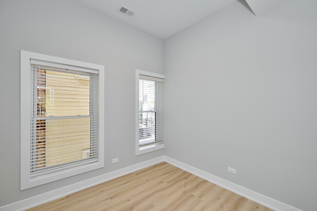 Building Photo - 2868 W 21st Pl