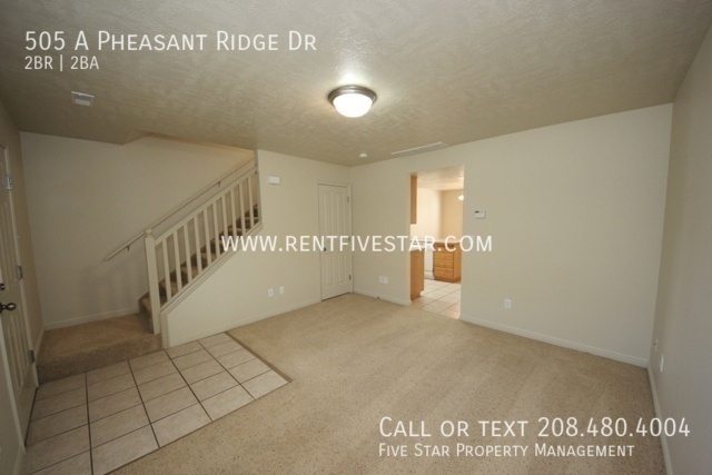 Building Photo - Pheasant Ridge Townhome Available in Chubb...