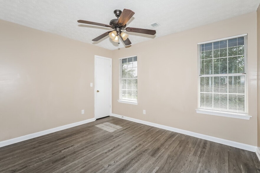 Building Photo - 2442 Rosedale Creek Dr