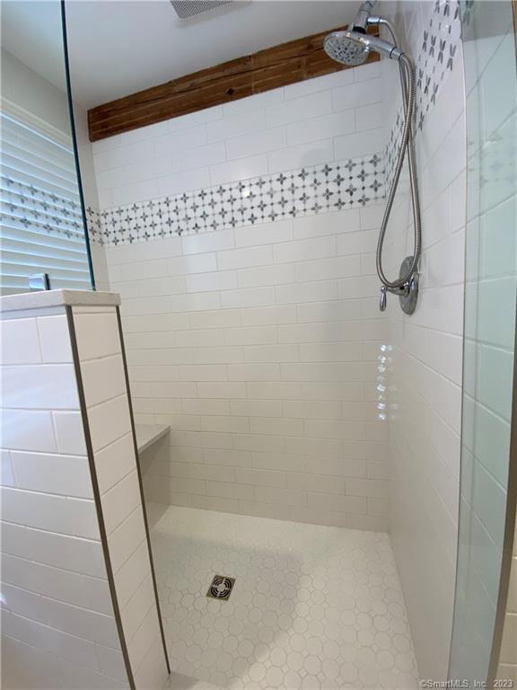 Building Photo - 8 W Main St