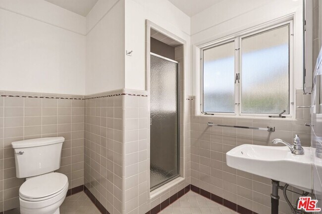 Building Photo - 1682 Larco Way