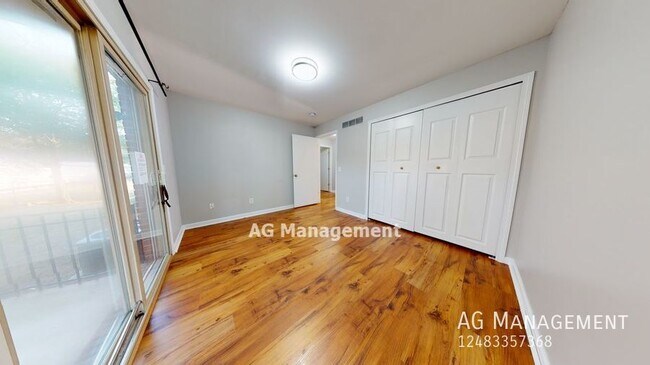 Building Photo - 18530 E 14 Mile Rd #1 - Gorgeous 2Bed/1Bat...