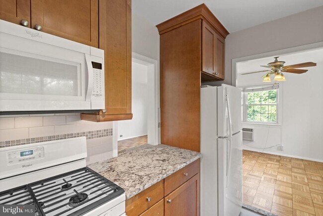 Building Photo - 3282 Martha Custis Dr