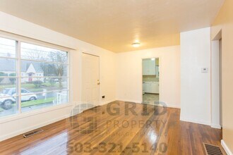 Building Photo - 2 Bedroom House Available in Kenton Neighb...