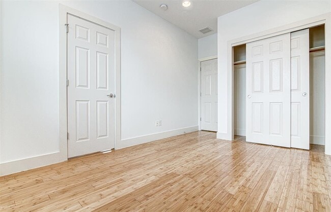 Building Photo - 3301 Thomas Kincheon St