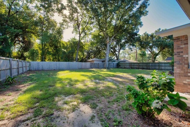 Building Photo - 7710 Charter Oaks Dr