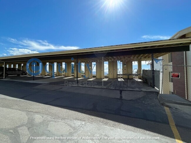 Building Photo - 1032 E 400 S
