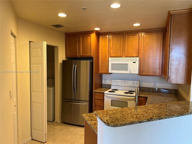 Building Photo - 1801 N Flagler Dr