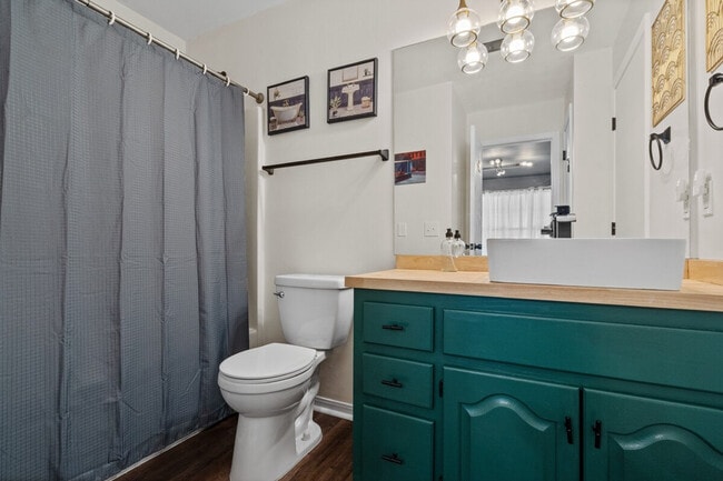 Building Photo - 2001 N 61st Ave